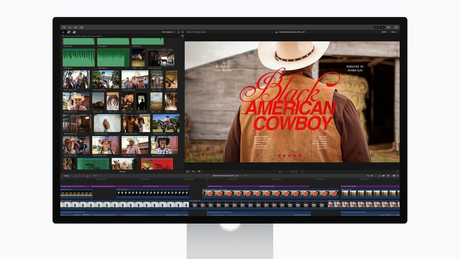 Mac mini s čipem M6 a displejem, na kterém běží Final Cut Pro