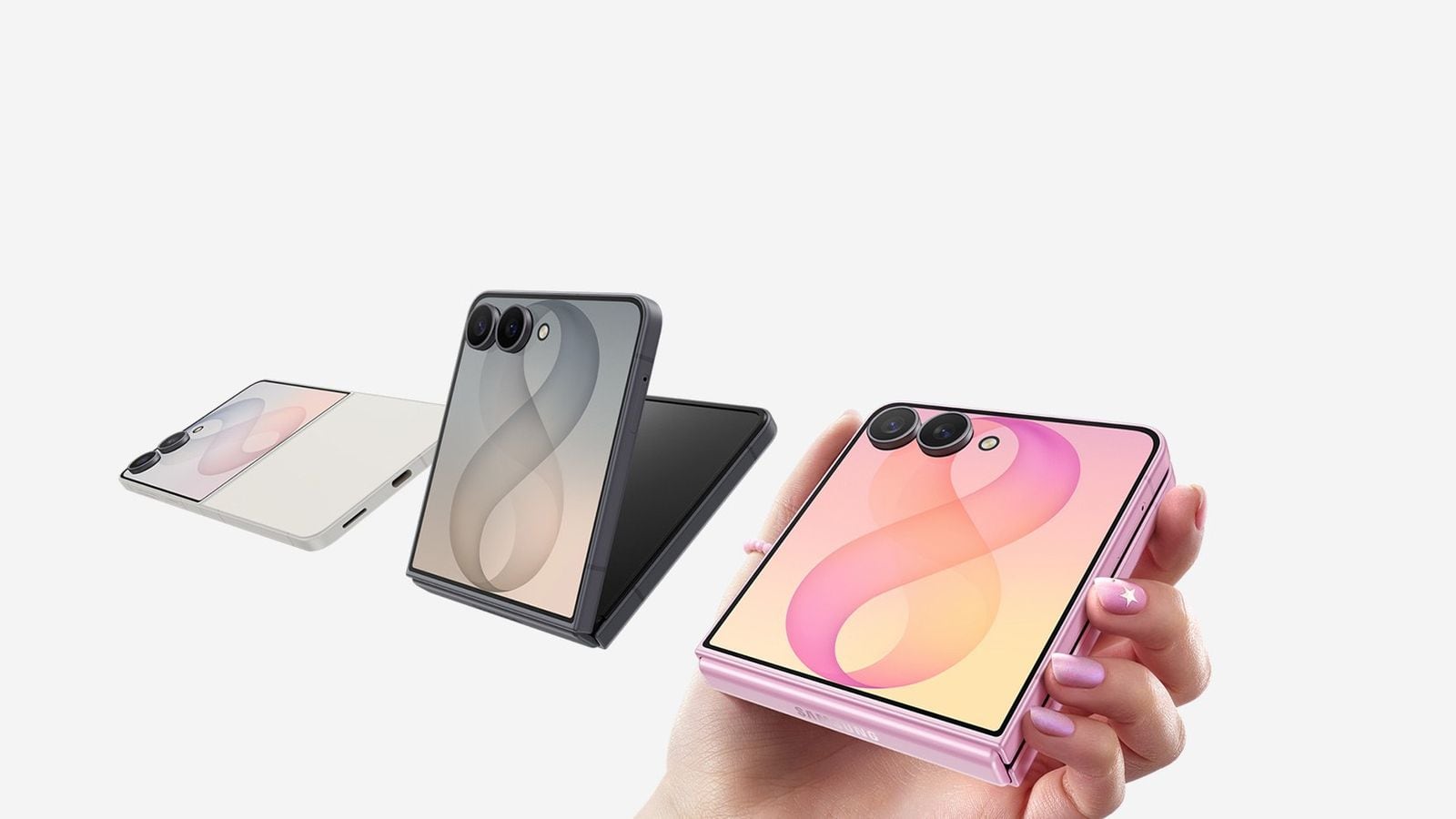 Tři telefony Samsung Galaxy Z Flip v bílé, černé a růžové barvě, kryté displeje